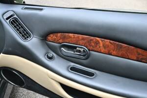 Image 32/50 de Aston Martin DB 7 Vantage (2002)