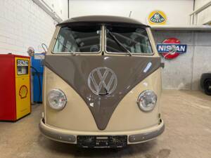 Image 3/26 of Volkswagen T1 Samba (1965)