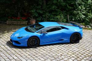 Image 1/10 of Lamborghini Huracán LP 610-4 (2016)