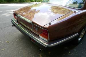 Image 6/14 of Jaguar XJ 12 (1982)