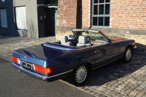 Image 11/43 of Mercedes-Benz 300 SL (1989)