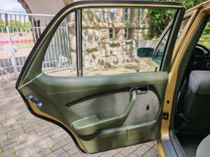 Bild 17/28 von Mercedes-Benz 280 SE (1974)