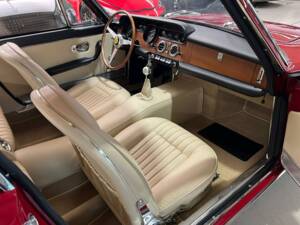 Image 39/50 of Ferrari 330 GT 2+2 (1965)