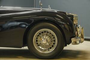 Image 46/50 of Jaguar XK 140 DHC (1955)