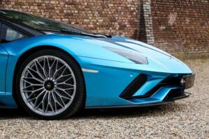 Image 33/50 of Lamborghini Aventador S (2018)