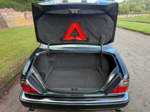Image 30/31 of Jaguar XJ 6 4.0 Sovereign (1996)