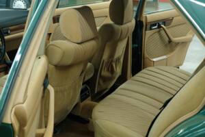Bild 43/50 von Mercedes-Benz 260 SE (1990)