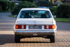 Image 17/44 de Mercedes-Benz 500 SEL (1984)