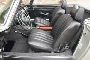 Imagen 31/50 de Mercedes-Benz 280 SL (1969)