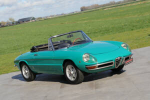Image 39/50 of Alfa Romeo 1750 Spider Veloce (1969)