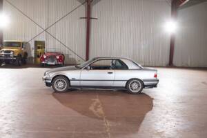 Immagine 12/27 di BMW 328i (1995)