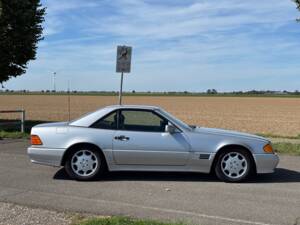 Image 7/8 de Mercedes-Benz 500 SL (1992)
