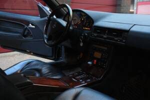 Image 39/100 of Mercedes-Benz SL 600 (1998)