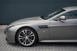 Immagine 9/50 di Aston Martin V12 Vantage (2012)