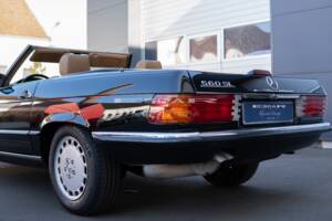 Image 9/37 of Mercedes-Benz 560 SL (1989)
