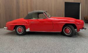 Image 6/8 of Mercedes-Benz 190 SL (1962)