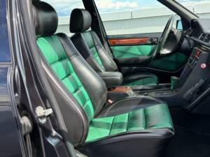 Bild 18/20 von Mercedes-Benz E 500 Limited (1994)