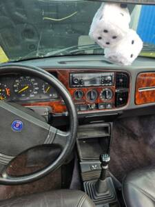 Bild 9/10 von Saab 900 2.0i 16V (1990)