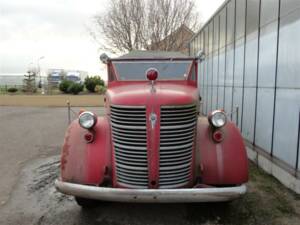Image 3/23 of American LaFrance 600 Series Fire Truck (1946)