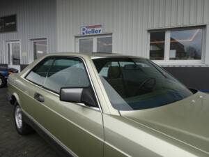 Image 17/23 of Mercedes-Benz 380 SEC (1982)