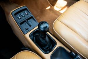 Image 28/35 of Porsche 911 Carrera 2 (1990)