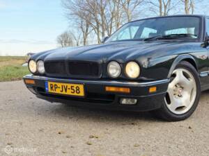 Bild 4/31 von Jaguar XJR 4.0 Supercharged (1997)
