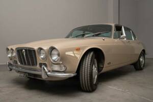 Bild 1/31 von Jaguar XJ 6 2.8 (1970)