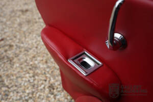 Image 36/50 of Jaguar Mk II 3.4 (1966)