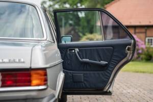 Bild 48/83 von Mercedes-Benz 300 D Turbodiesel (1983)