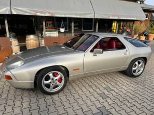 Bild 5/17 von Porsche 928 GT (1989)
