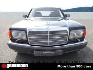 Afbeelding 2/15 van Mercedes-Benz 560 SEL (1990)