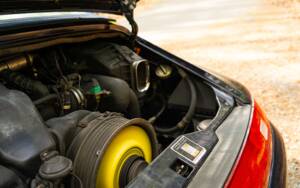 Immagine 46/47 di Porsche 911 Carrera (1994)