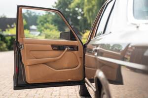 Bild 19/76 von Mercedes-Benz 500 SEL (1985)