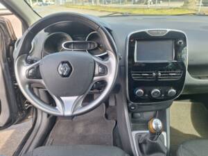 Bild 11/15 von Renault Clio Grandtour 1.5 dCi 90 (2015)