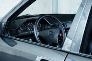 Bild 33/50 von Mercedes-Benz E 500 (1993)