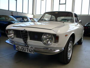 Imagen 25/40 de Alfa Romeo Giulia 1600 Sprint GT (1965)