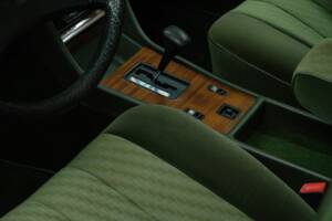 Bild 38/50 von Mercedes-Benz 280 SE (1984)