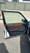Immagine 17/33 di Mercedes-Benz 230 E (1992)