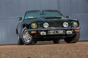 Image 3/20 of Aston Martin V8 (1981)