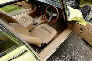 Image 25/50 de Jaguar E-Type (2+2) (1969)