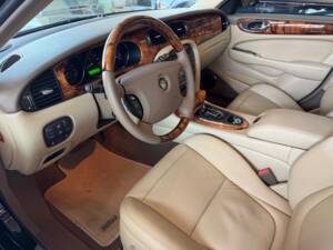 Image 15/19 de Jaguar XJ6 3.0 (2005)
