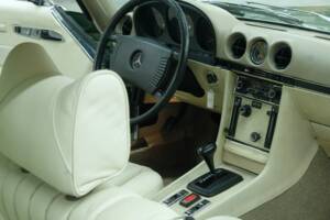 Image 35/50 de Mercedes-Benz 350 SLC (1973)