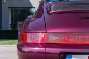 Image 23/46 of Porsche 911 Carrera 4 (1992)