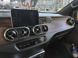 Bild 14/16 von Mercedes-Benz X 250 d 4MATIC (2018)
