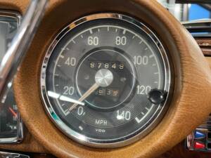 Image 12/26 de Mercedes-Benz 280 SE (1970)