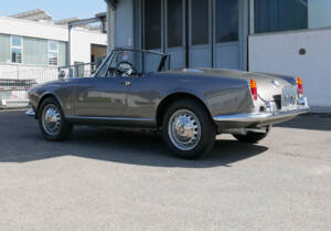 Image 6/68 de Alfa Romeo Giulia 1600 Spider (1964)
