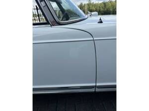 Image 24/50 of Mercedes-Benz 280 SL (1968)