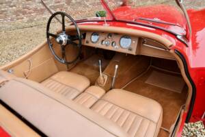Image 24/50 of Jaguar XK 120 SE OTS (1954)