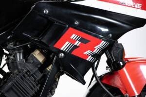 Image 23/50 of Yamaha FZ 750 (1986)