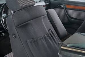 Bild 46/50 von Mercedes-Benz 300 CE (1991)